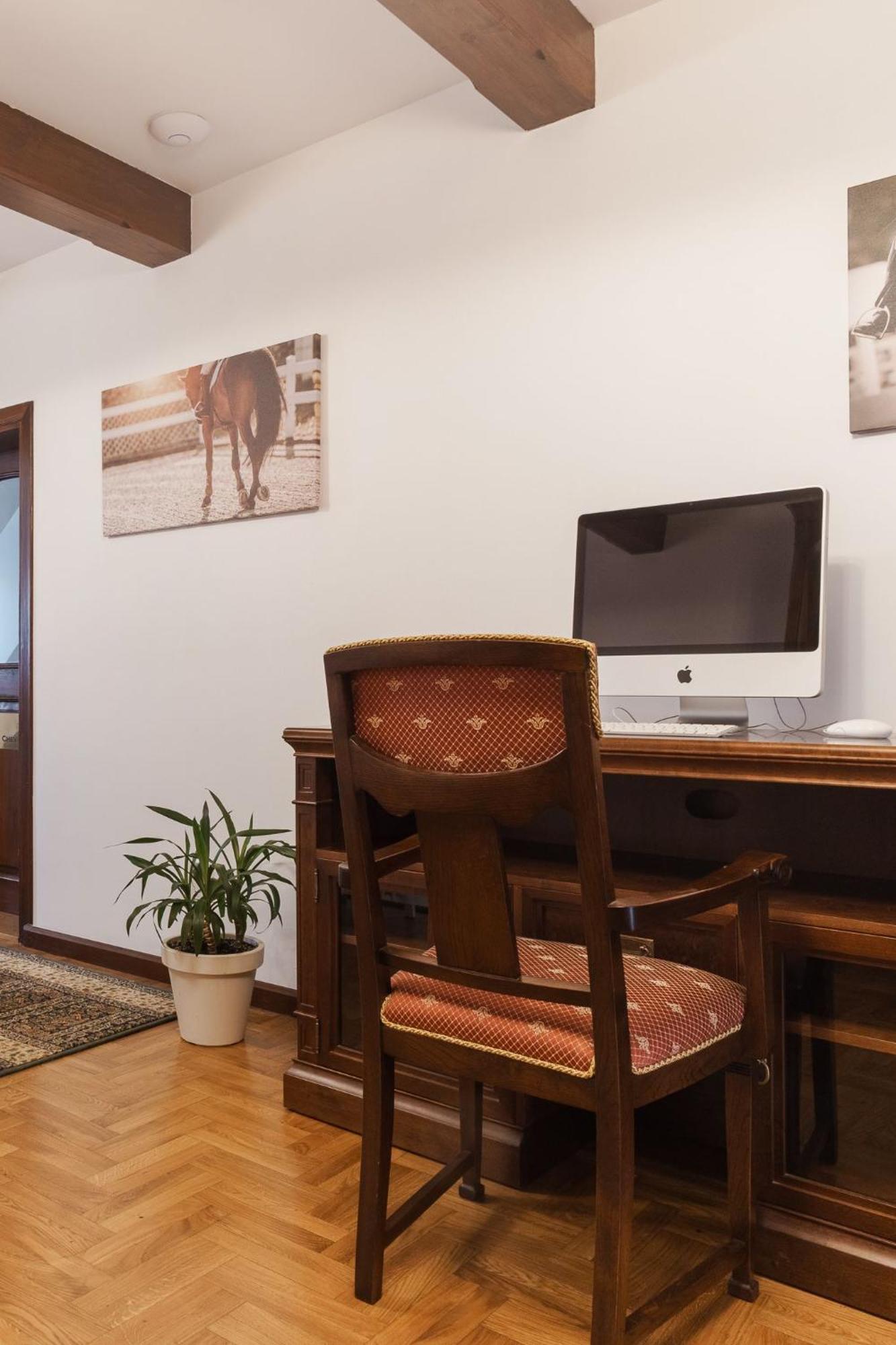Apartamenty W Dworku Cheval Cracóvia Exterior foto
