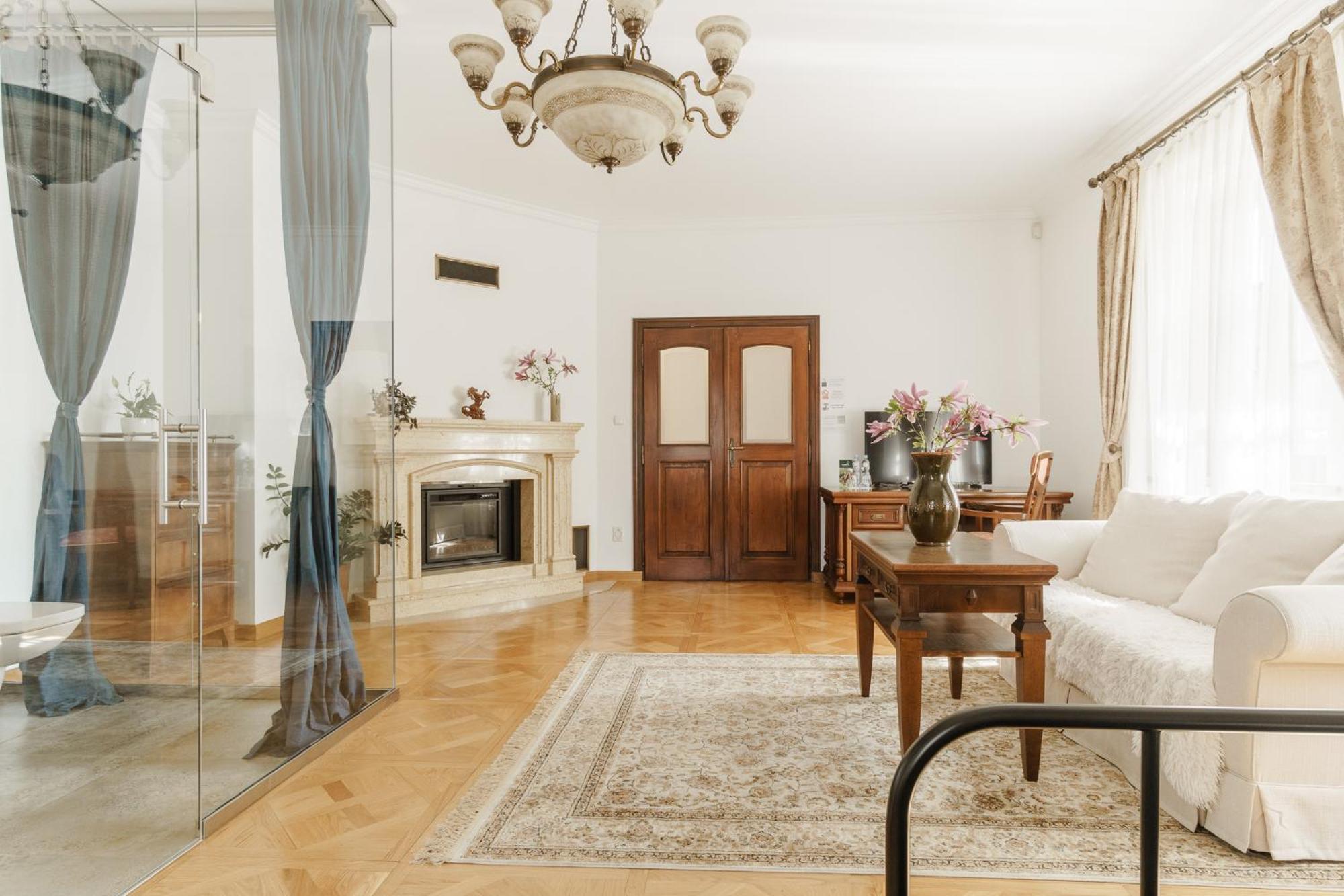 Apartamenty W Dworku Cheval Cracóvia Exterior foto