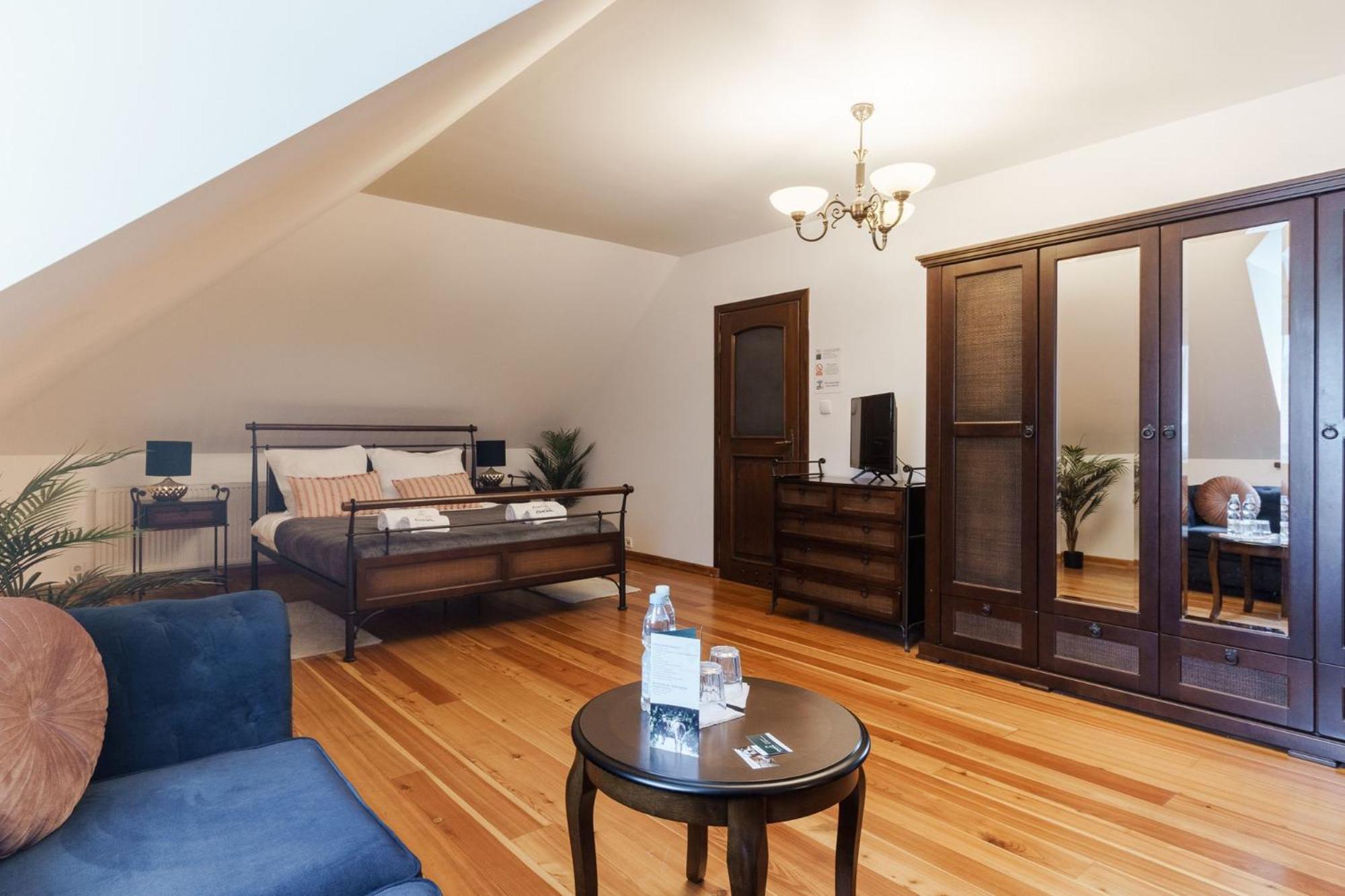 Apartamenty W Dworku Cheval Cracóvia Exterior foto