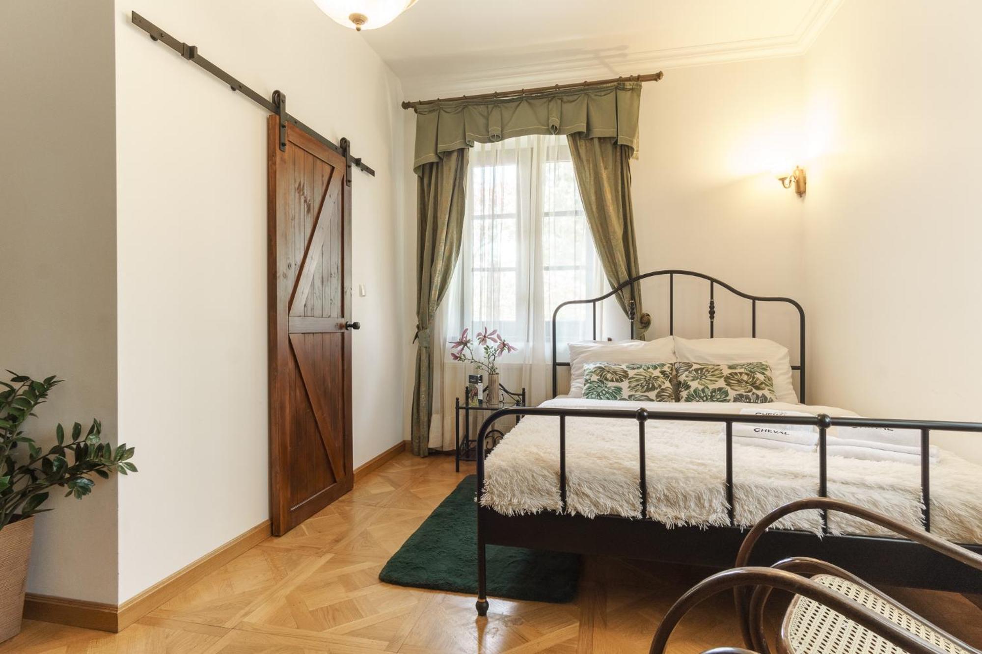 Apartamenty W Dworku Cheval Cracóvia Exterior foto