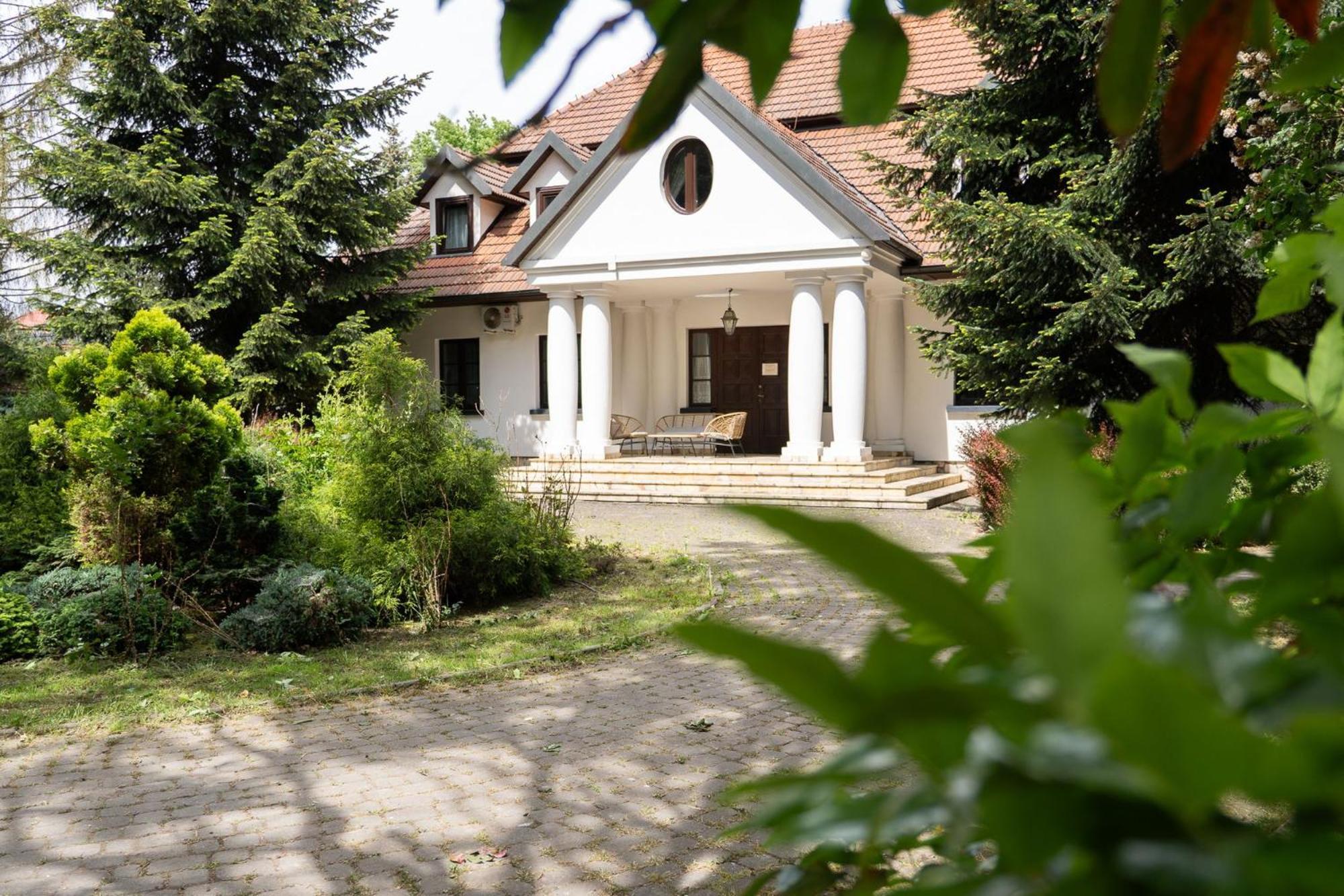 Apartamenty W Dworku Cheval Cracóvia Exterior foto